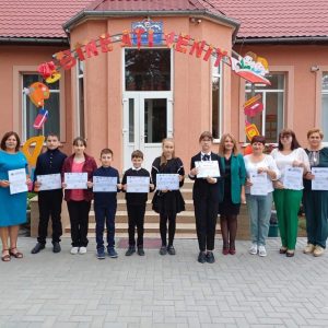 Concursul de creație plastică desfășurat în parteneriat cu Școala „Dan Barbilian” din Galați, România