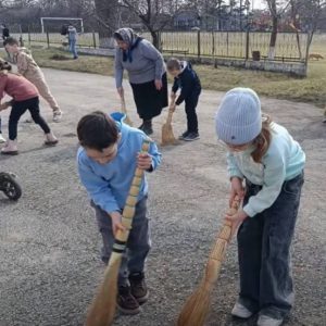 Elevii din Gimnaziul „Grigore Vieru” au marcat „Ziua Faptelor Bune”